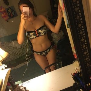 Black & white pineapple leaf bathing suit